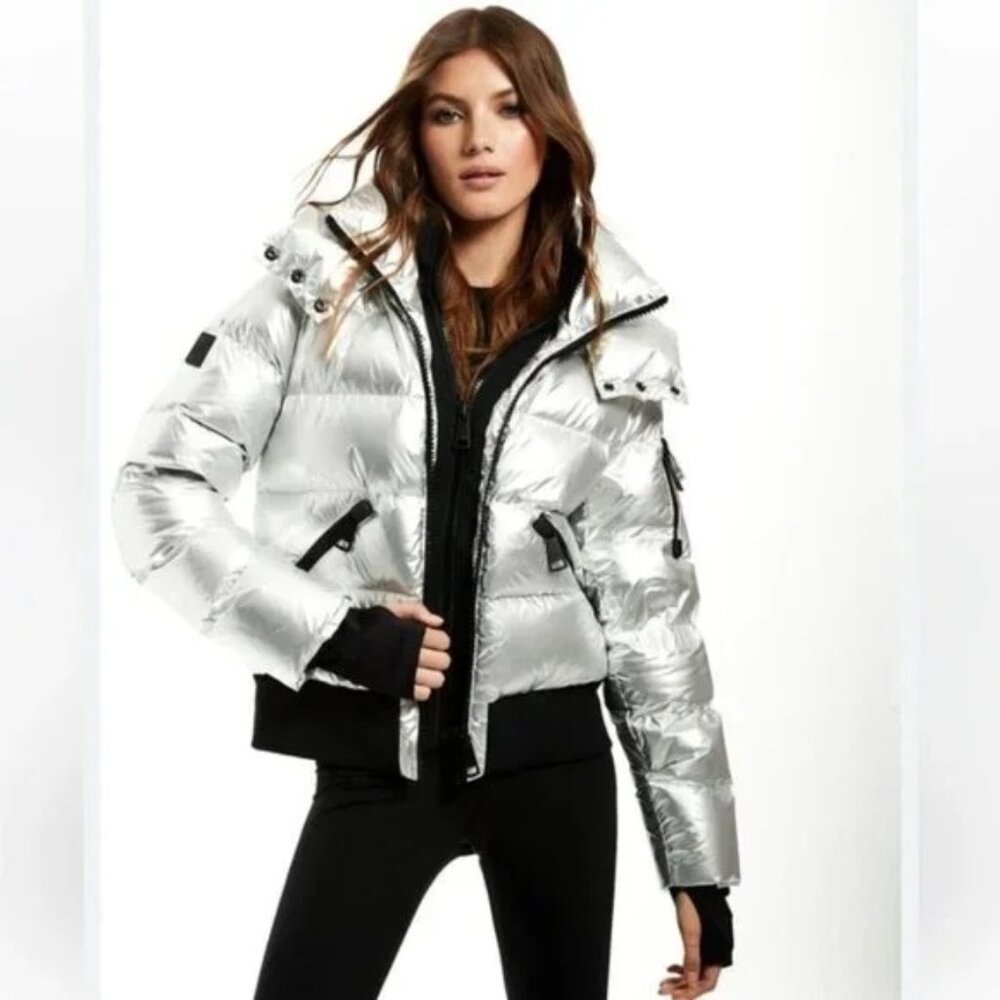 💥HOT ITEM!💥SAM. Bungalow Puffer Jacket in Glossy Metallic Silver - Picture 6 of 16